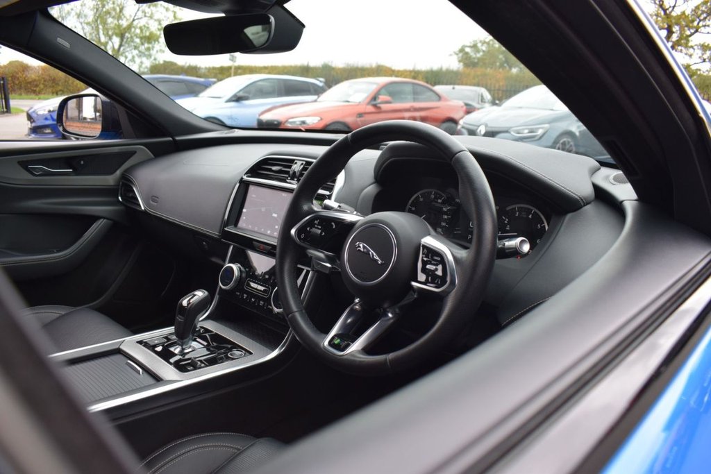 Used Jaguar XE 2020 for sale - 76322940: Photo 10