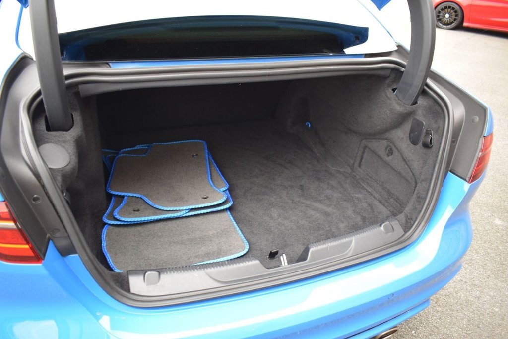 Used Jaguar XE 2020 for sale - 76322940: Photo 28