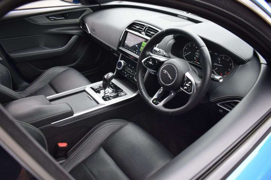 Used Jaguar XE 2020 for sale - 76322940: Photo 3