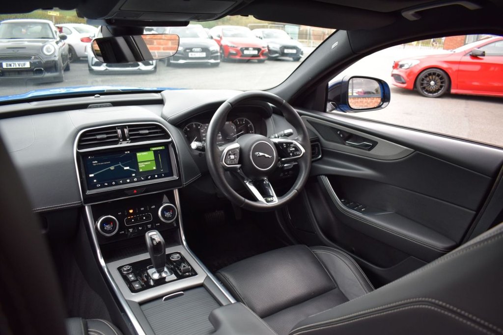 Used Jaguar XE 2020 for sale - 76322940: Photo 32