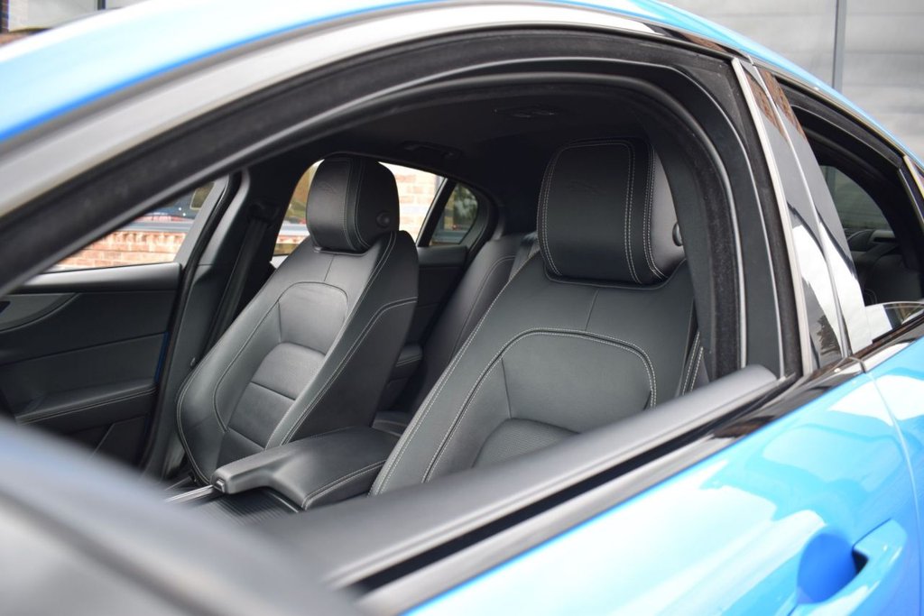 Used Jaguar XE 2020 for sale - 76322940: Photo 33