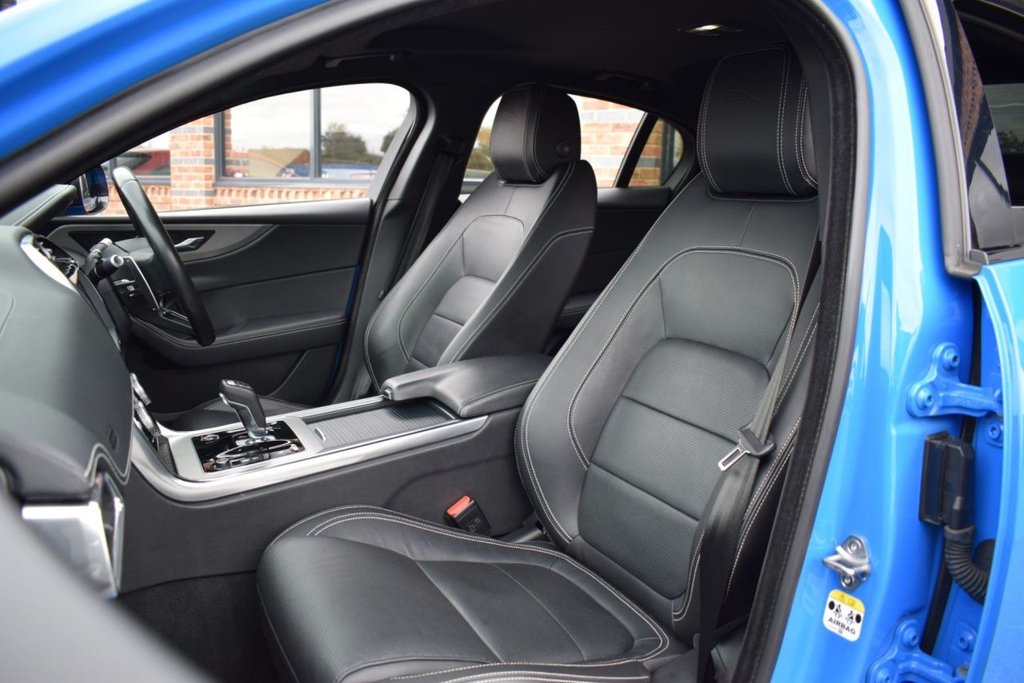 Used Jaguar XE 2020 for sale - 76322940: Photo 35