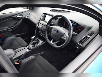 Used Ford Focus 2017 for sale - 78758332: Photo