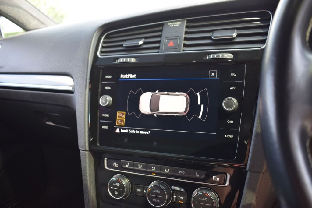 Used Volkswagen Golf 2019 for sale - 77250312: Photo 21