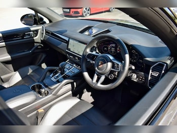 Used Porsche Cayenne 2020 for sale - 79032375: Photo