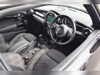 Used MINI Hatch 2018 for sale - 75347309: Photo
