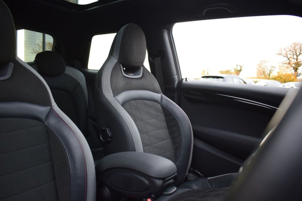 Used MINI Hatch 2019 for sale - 76535535: Photo 17