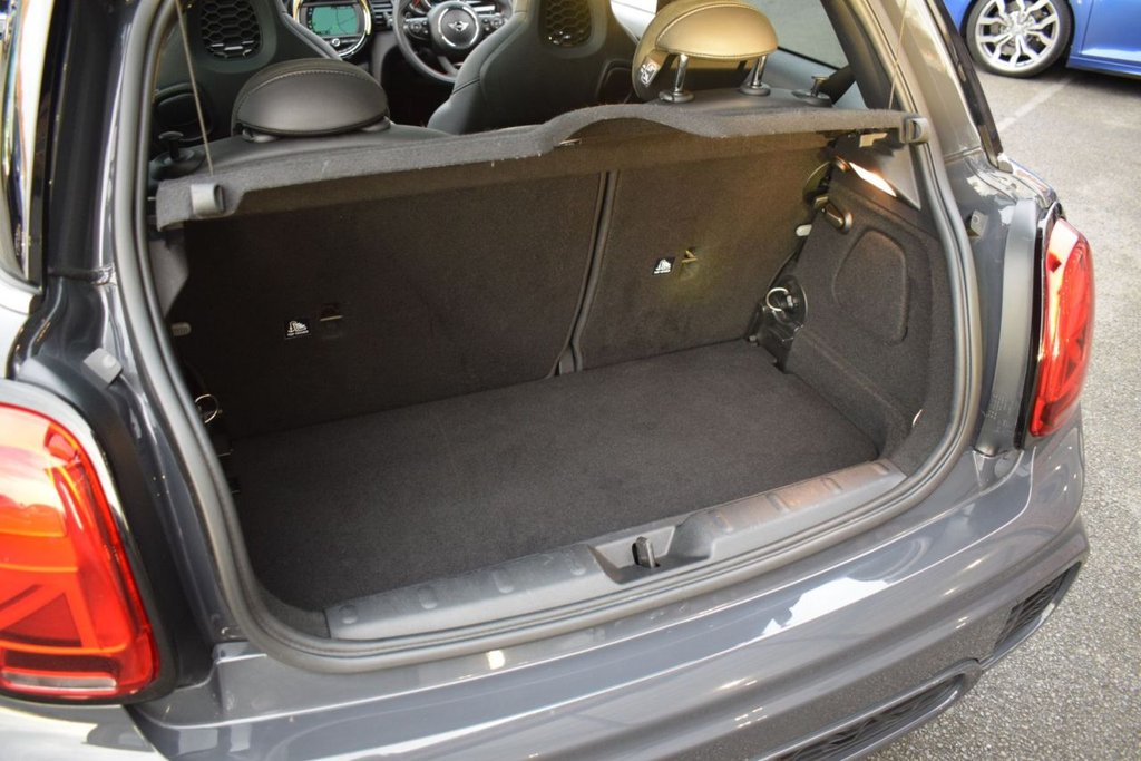 Used MINI Hatch 2019 for sale - 76535535: Photo 28