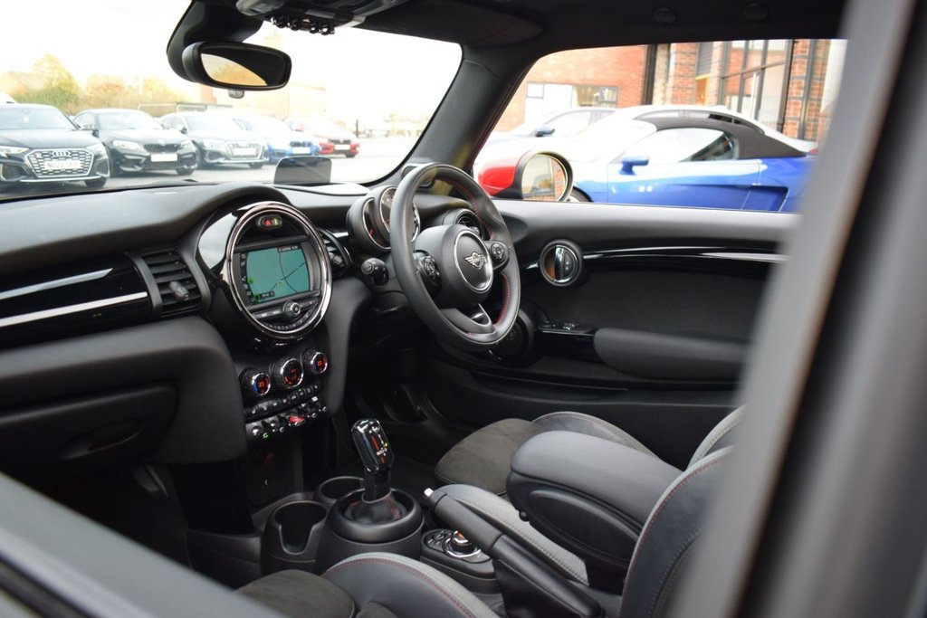 Used MINI Hatch 2019 for sale - 76535535: Photo 30