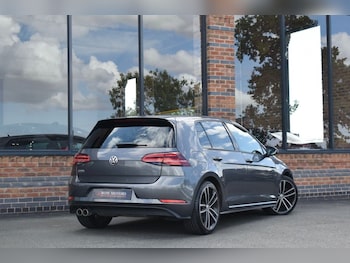Used Volkswagen Golf 2018 for sale - 75537917: Photo