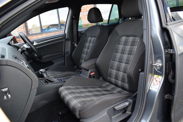 Used Volkswagen Golf 2018 for sale - 75537917: Photo 32