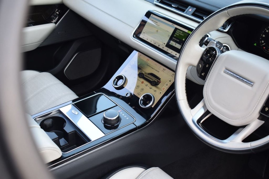 Used Land Rover Range Rover Velar 2017 for sale - 76080516: Photo 17