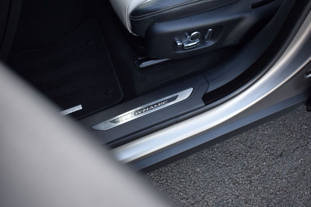 Used Land Rover Range Rover Velar 2017 for sale - 76080516: Photo 35