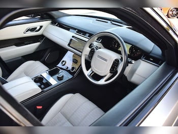 Used Land Rover Range Rover Velar 2017 for sale - 76080516: Photo 3