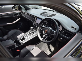 Used Porsche Macan 2018 for sale - 78850592: Photo
