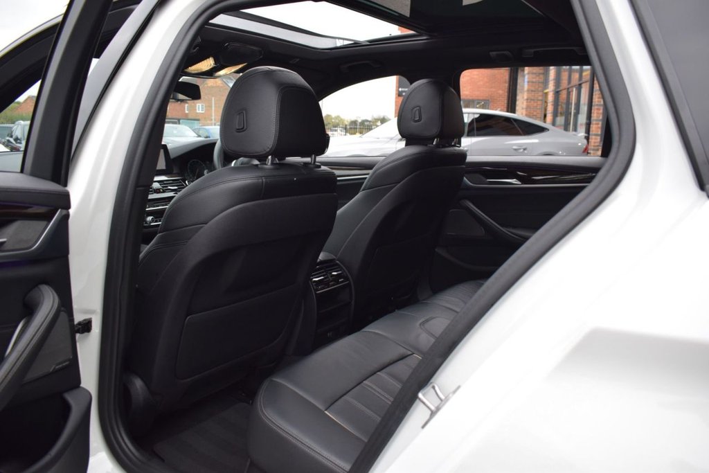 Used BMW 5 Series 2018 for sale - 76279433: Photo 30