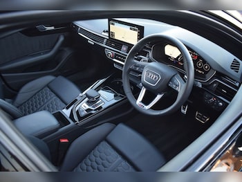Used Audi RS4 2023 for sale - 77563730: Photo
