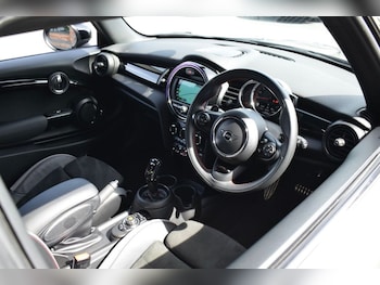 Used MINI Hatch 2019 for sale - 78657931: Photo
