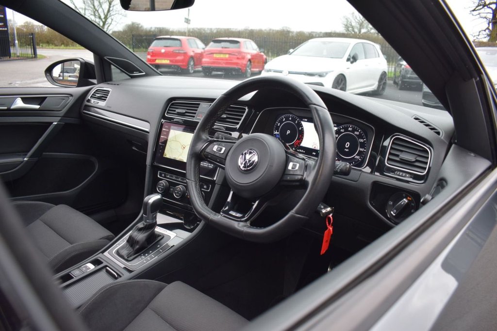 Used Volkswagen Golf 2017 for sale - 77313264: Photo 11