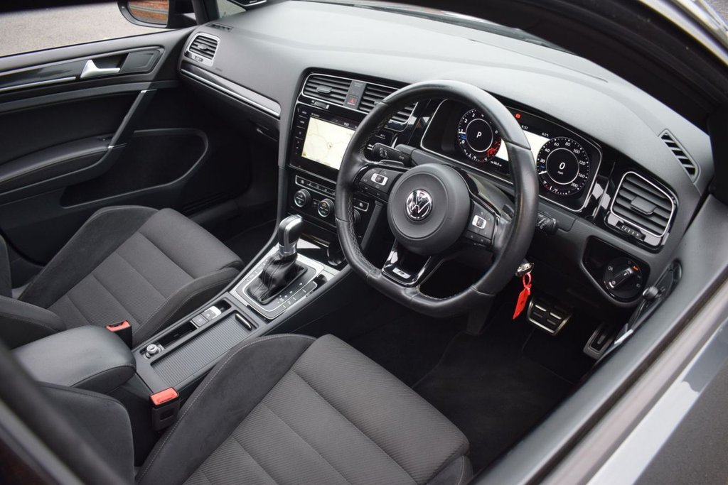 Used Volkswagen Golf 2017 for sale - 77313264: Photo 3