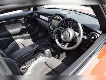 Used MINI Hatch 2023 for sale - 79288624: Photo