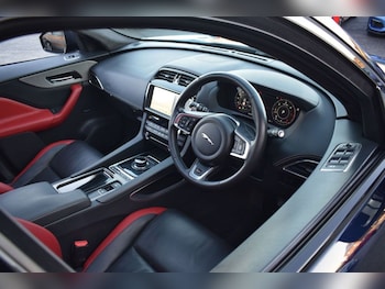 Used Jaguar F-Pace 2020 for sale - 76768406: Photo