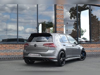 Used Volkswagen Golf 2017 for sale - 75230448: Photo