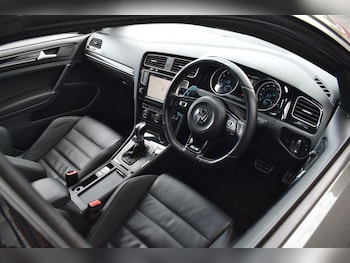 Used Volkswagen Golf 2017 for sale - 75230448: Photo