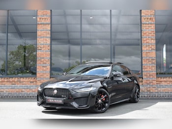 Used Jaguar XE 2019 for sale - 75924138: Photo
