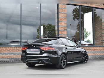 Used Jaguar XE 2019 for sale - 74964143: Photo