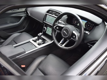 Used Jaguar XE 2019 for sale - 74964143: Photo
