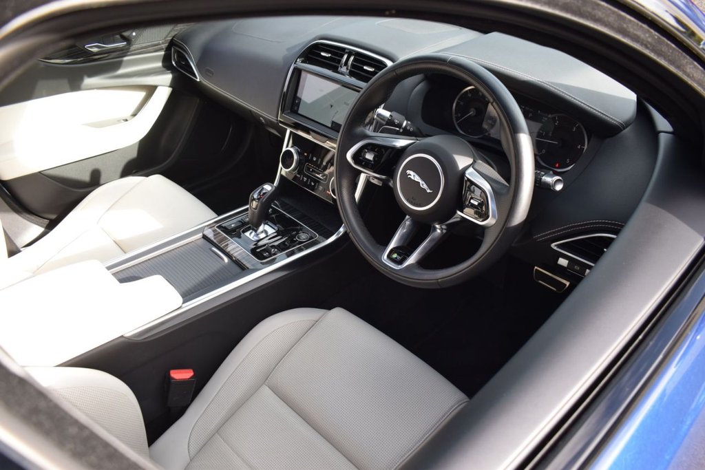 Used Jaguar XE 2023 for sale - 75896789: Photo 3