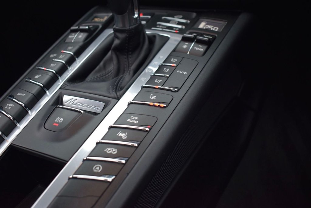 Used Porsche Macan 2016 for sale - 77038159: Photo 23