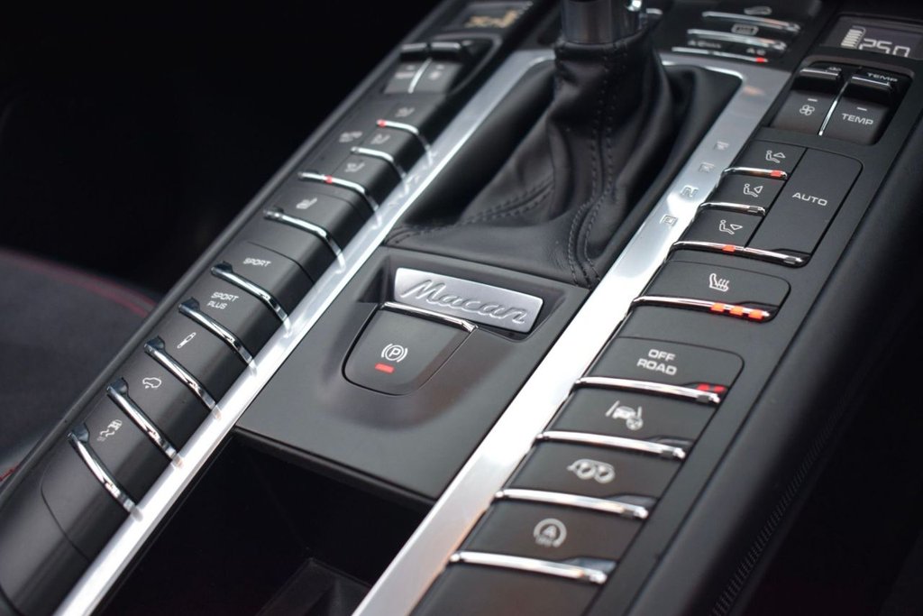 Used Porsche Macan 2016 for sale - 77038159: Photo 25