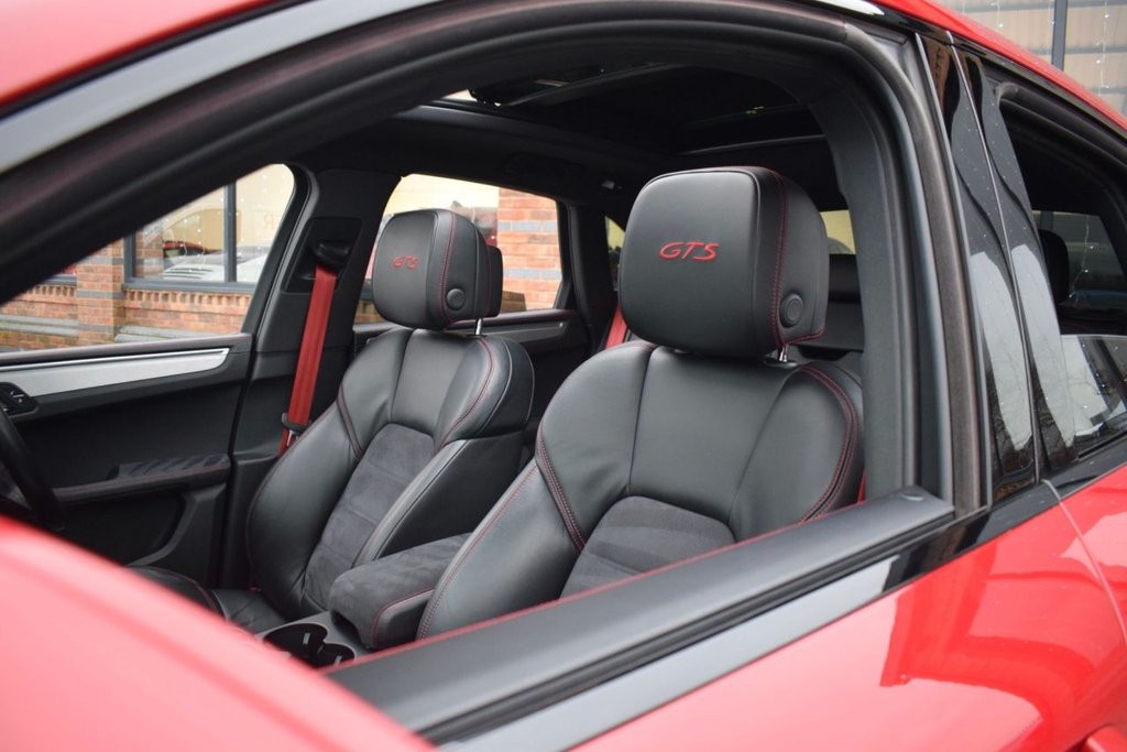 Used Porsche Macan 2016 for sale - 77038159: Photo 35