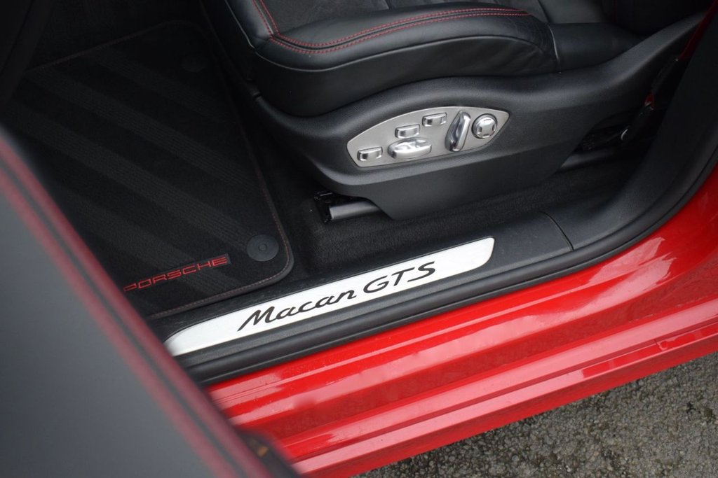Used Porsche Macan 2016 for sale - 77038159: Photo 36