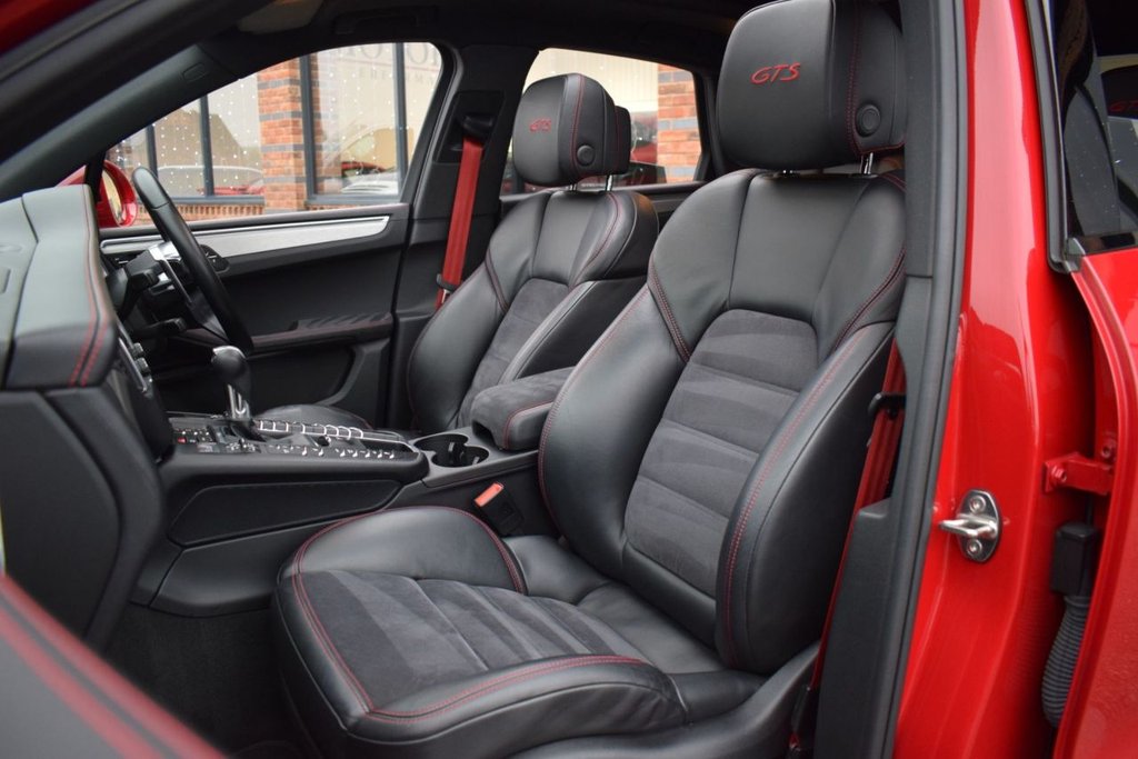 Used Porsche Macan 2016 for sale - 77038159: Photo 37