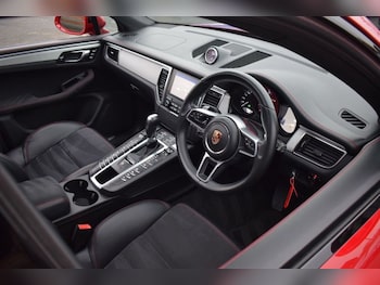 Used Porsche Macan 2016 for sale - 77038159: Photo