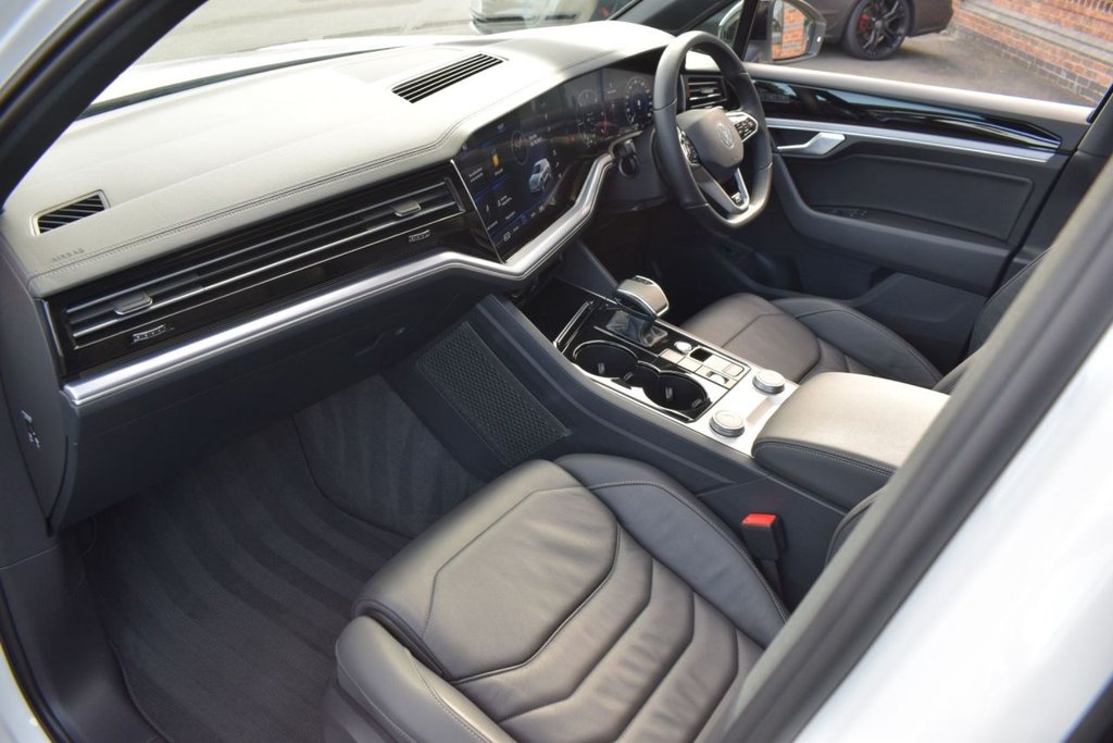 Used Volkswagen Touareg 2021 for sale - 76642160: Photo 38