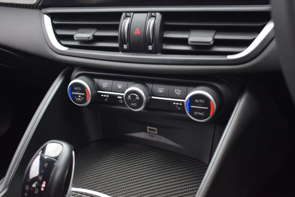 Used Alfa Romeo Giulia 2019 for sale - 77835206: Photo 21