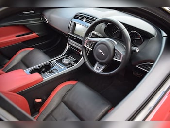 Used Jaguar XE 2015 for sale - 75831771: Photo