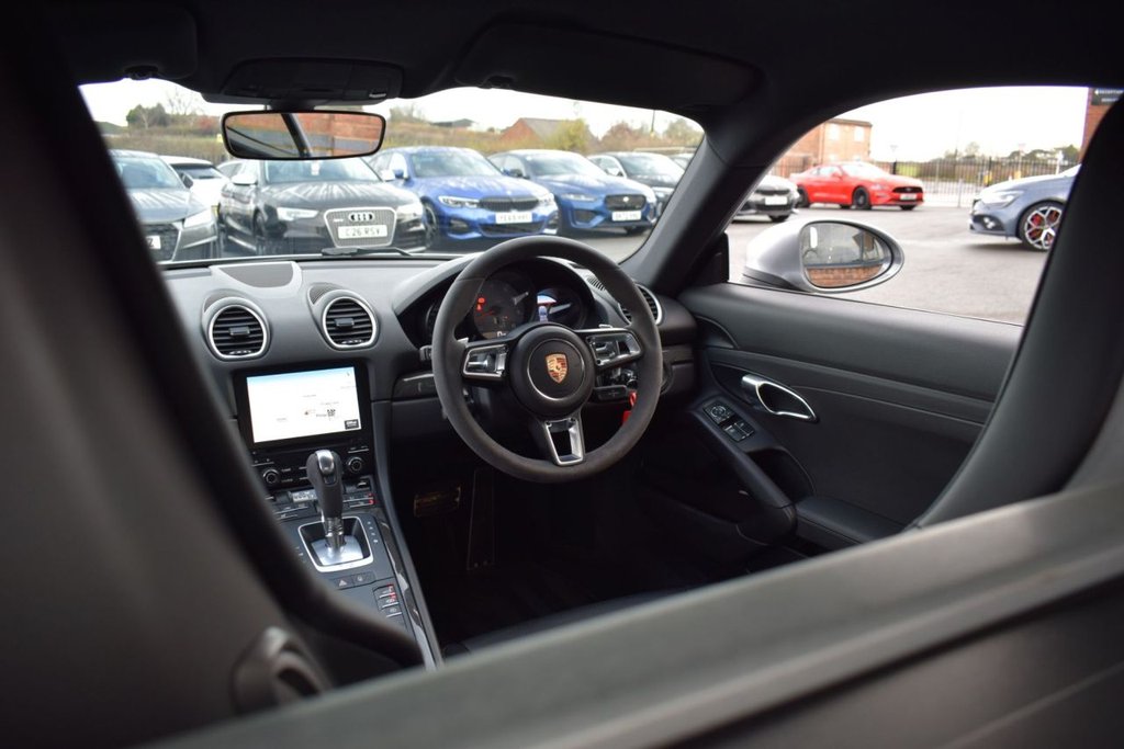 Used Porsche 718 Cayman 2017 for sale - 76841382: Photo 28