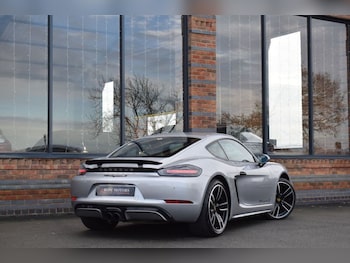Used Porsche 718 Cayman 2017 for sale - 76841382: Photo