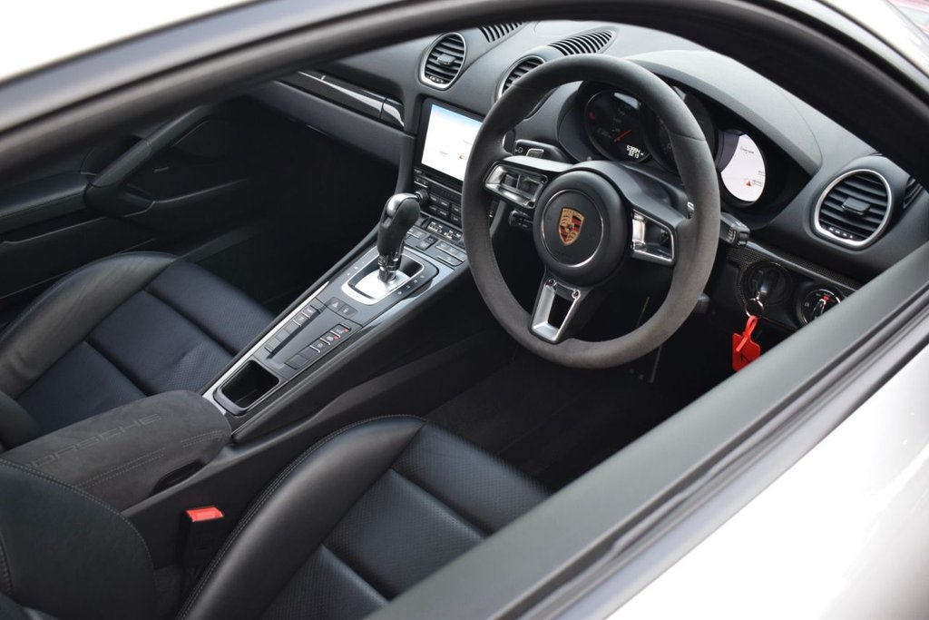 Used Porsche 718 Cayman 2017 for sale - 76841382: Photo 3