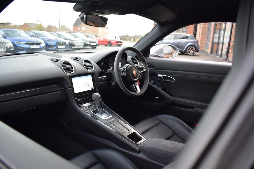 Used Porsche 718 Cayman 2017 for sale - 76841382: Photo 31