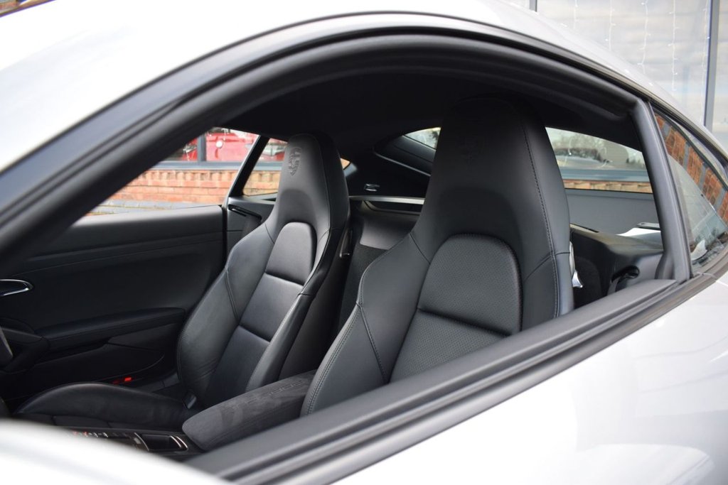 Used Porsche 718 Cayman 2017 for sale - 76841382: Photo 32