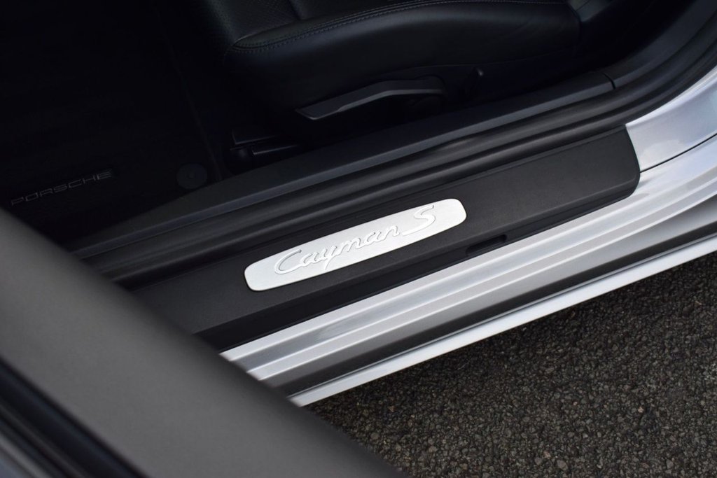 Used Porsche 718 Cayman 2017 for sale - 76841382: Photo 33