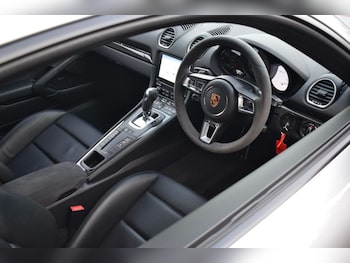 Used Porsche 718 Cayman 2017 for sale - 76841382: Photo