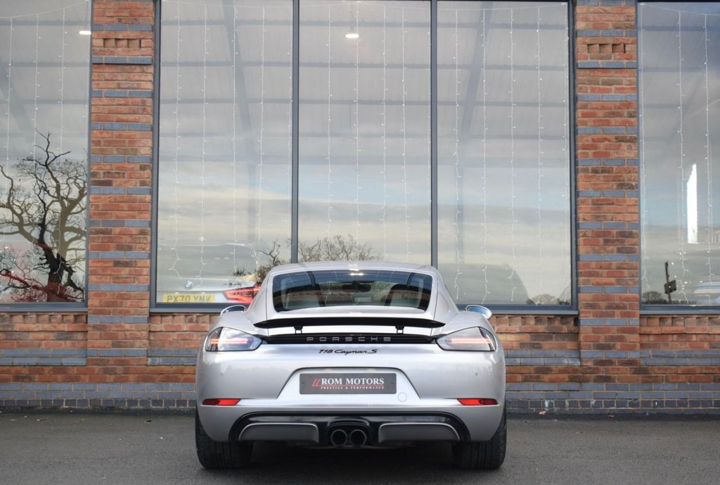 Used Porsche 718 Cayman 2017 for sale - 76841382: Photo 6