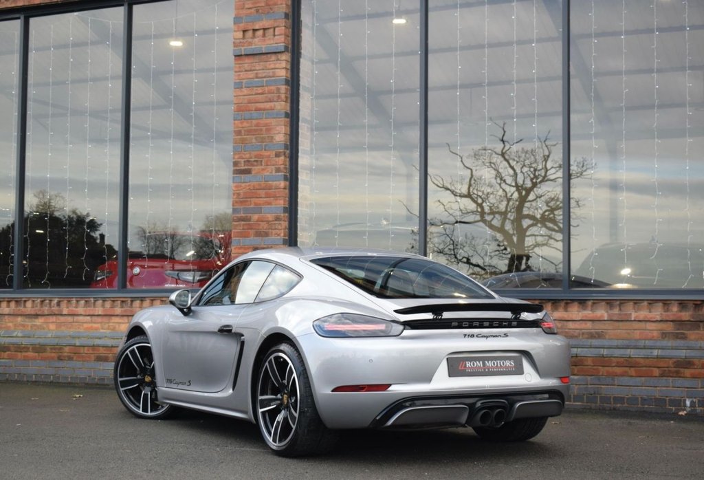 Used Porsche 718 Cayman 2017 for sale - 76841382: Photo 7